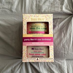 Tree hut scrub and lotion